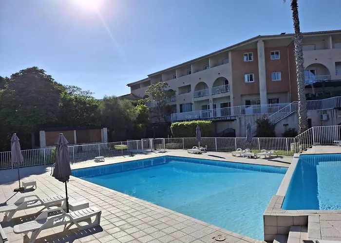 Neuf Ensoleille A Saint-florent Avec Piscine